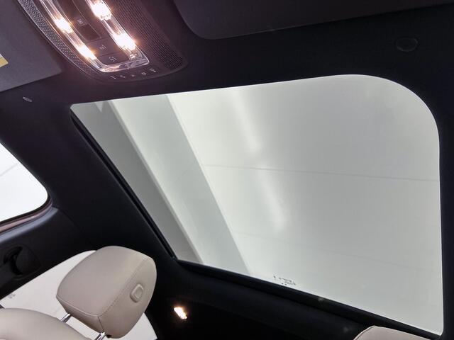 Mercedes-Benz A-KLASSE 250 e Luxury Line Panorama Schuif-Kanteldak | Sfeerverlichting | Achteruitrijcamera | Stoelverwarming. Achteruitrij camera | Panorama dak | Memory pakket