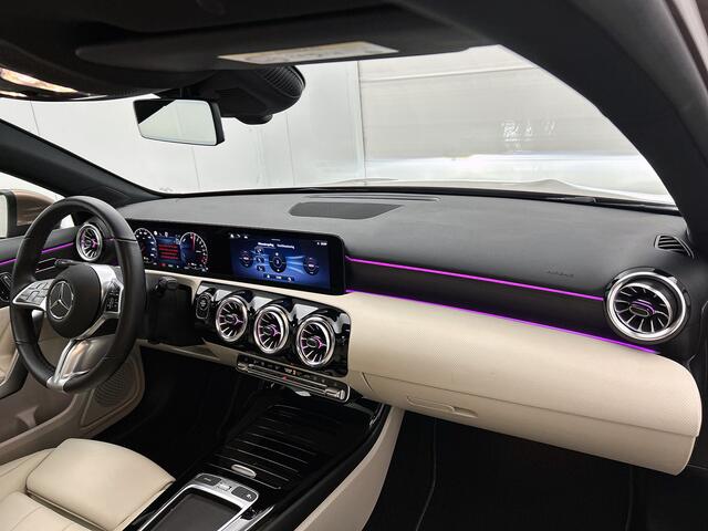 Mercedes-Benz A-KLASSE 250 e Luxury Line Panorama Schuif-Kanteldak | Sfeerverlichting | Achteruitrijcamera | Stoelverwarming. Achteruitrij camera | Panorama dak | Memory pakket