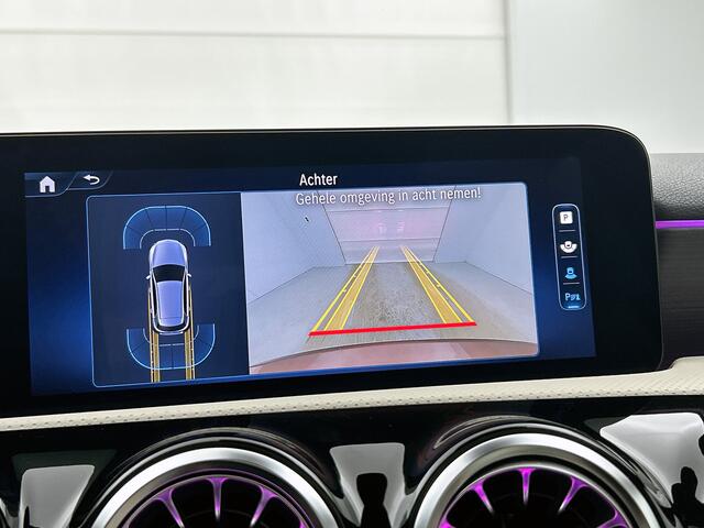 Mercedes-Benz A-KLASSE 250 e Luxury Line Panorama Schuif-Kanteldak | Sfeerverlichting | Achteruitrijcamera | Stoelverwarming. Achteruitrij camera | Panorama dak | Memory pakket
