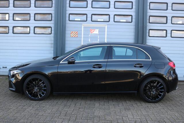 Mercedes-Benz A-KLASSE 220 Autom Xenon Navi Leder Widesreen Ecc 191PK Bj:2019