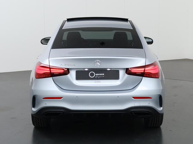 Mercedes-Benz A-KLASSE 250e Limousine Business Solution AMG | Plus pakket | Panorama-schuifdak | Headup display | Memory stoelen | 360* camera |