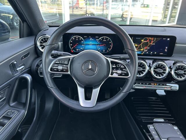 Mercedes-Benz A-KLASSE 180 Business Solution Luxury | Panoramadak | Memory | Matrix Led Koplampen
