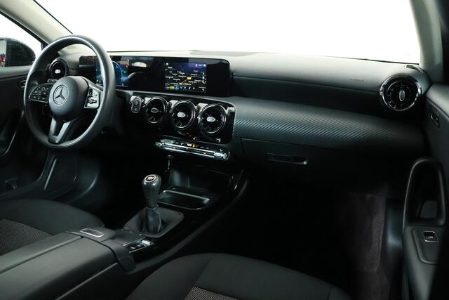 Mercedes-Benz A-KLASSE 180 / Navi / Cruisecontrol / Trekhaak