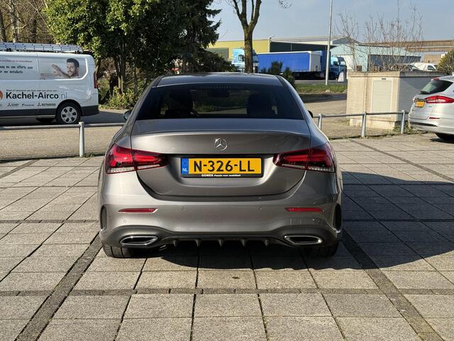 Mercedes-Benz A-KLASSE 180 Aut. AMG Sport | Navi | Camera | Sfeer Verlichting |