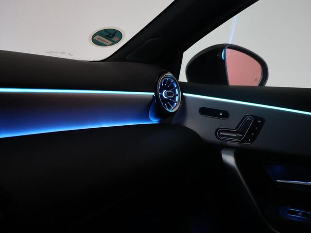 Mercedes-Benz A-KLASSE 250e AMG SPORT + PANORAMA | MEMORY | TREKHAAK | SFEERVERLICHTING | CAMERA | STOELVERWARMING