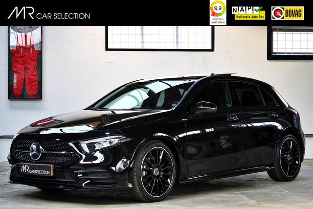 Mercedes-Benz A-KLASSE 180 AMG Line | Panoramadak | Night | 19 inch | Sfeerverlichting | Apple Carplay | NL auto |