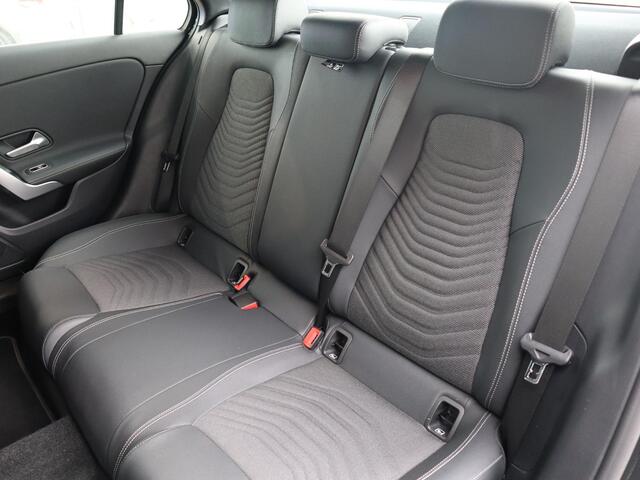 Mercedes-Benz A-KLASSE 180 Business Line