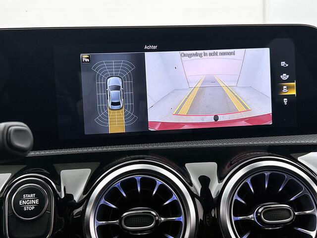 Mercedes-Benz A-KLASSE 250 e AMG Plug-In Hybride AMG Line | Night Pakket | Trekhaak | Stoelverwarming voor | Dodehoekassistent | Apple CarPlay. Inclusief 24 maanden MB Certified garantie voor Europa.