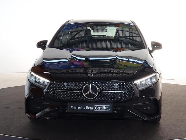 Mercedes-Benz A-KLASSE 180 Star Edition AMG Line | Night | Achteruitrijcamera | Led koplampen | Stoelverwarming | Getint glas |