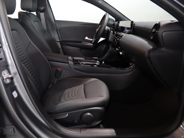 Mercedes-Benz A-KLASSE 180 Star Edition | Voorstoelen verwarmd | Achteruitrijcamera | LED-koplampen