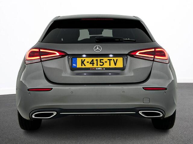 Mercedes-Benz A-KLASSE 160 Business Solution Luxury Navigatie Apple Carplay/Android Auto Camera Parkeersensoren Cruise Control Stoelverwarming Virtual Cockpit Lichtmetalen velgen Climate Control