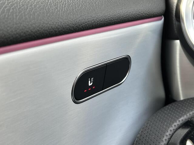 Mercedes-Benz A-KLASSE 180 AMG Line | Panoramadak | MULTIBEAM LED Koplampen | Dodehoekassistent | Advanced Sound System | Apple CarPlay | Android Auto | Augmented Reality voor Navigatie | Donkergetint Glas Achter | Sfeerverlichting | Stoelverwarming