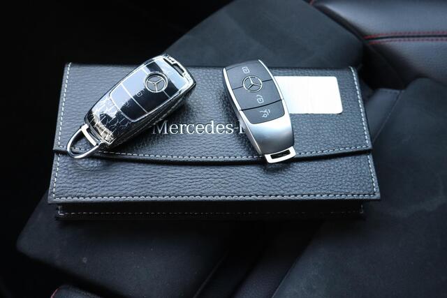 Mercedes-Benz A-KLASSE 180 Business Solution AMG Virtual Cockpit, Navigatie, Cruise control, Camera, Stoelverwarming, Apple Carplay