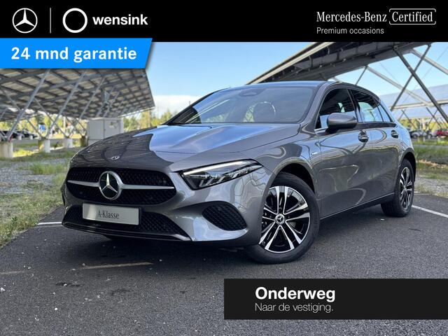 Mercedes-Benz A-KLASSE 250e Business Solution | Led Koplampen | Dodehoekassistent | Achteruitrijcamera | Apple carplay | Stoelverwarming |