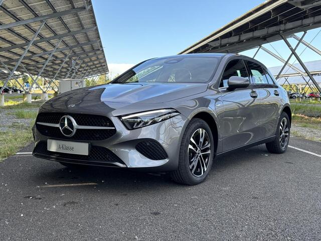 Mercedes-Benz A-KLASSE 250e Business Solution | Led Koplampen | Dodehoekassistent | Achteruitrijcamera | Apple carplay | Stoelverwarming |