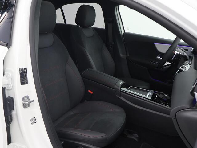Mercedes-Benz A-KLASSE 250 e Business Solution AMG | Night Pakket | 360* Camera | Panoramadak | Dode hoek |