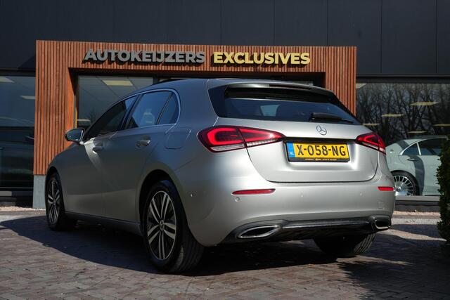 Mercedes-Benz A-KLASSE 250 e Premium Plus Panoramadak Widescreen Adaptieve Cruise Leer Stoelverw. Ambient
