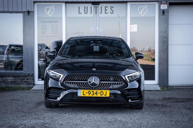 Mercedes-Benz A-KLASSE 200 AMG I Pano I Sfeerverl. I Org.NL I Camera I Stoelmemo I Multibeam I 1e-eig I Dealer-o.h.