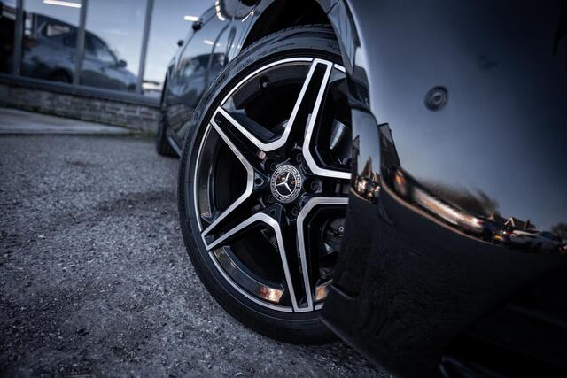 Mercedes-Benz A-KLASSE 200 AMG I Pano I Sfeerverl. I Org.NL I Camera I Stoelmemo I Multibeam I 1e-eig I Dealer-o.h.