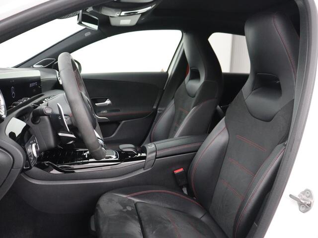 Mercedes-Benz A-KLASSE AMG 35 4Matic Night | Panoramadak | Carplay | Widescreen | Stoelverwarming | Burmester | 360 camera | Sfeerverlichting | Leder/Alcantara | Navigatie