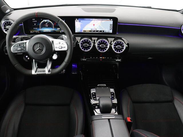 Mercedes-Benz A-KLASSE AMG 35 4Matic Night | Panoramadak | Carplay | Widescreen | Stoelverwarming | Burmester | 360 camera | Sfeerverlichting | Leder/Alcantara | Navigatie
