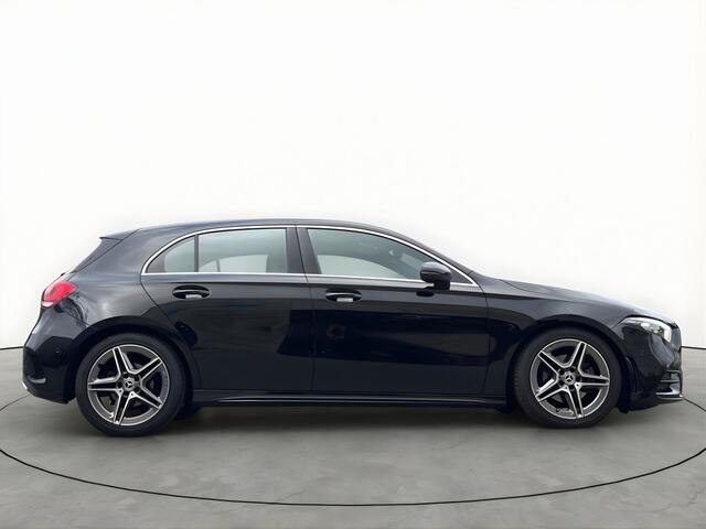 Mercedes-Benz A-KLASSE 180 Automaat AMG Wide-Screen Multibeam