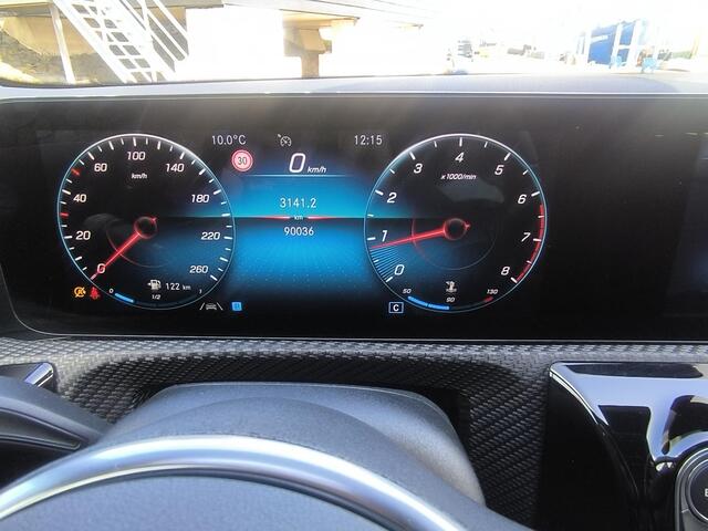 Mercedes-Benz A-KLASSE 180 Business Solution AMG All season banden, grote navi, virtual cockpit, carplay, camera, DAB+, stoelverwarming