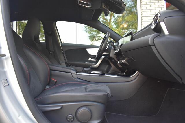 Mercedes-Benz A-KLASSE 180 AMG Pakket Sfeer Stoelverwarming Navi