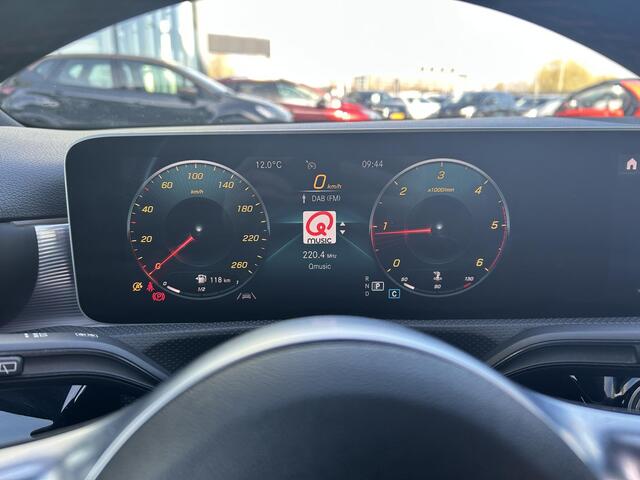 Mercedes-Benz A-KLASSE 180 d Premium Plus | Navigatie | Camera | Panoramadak | Dodehoek Detectie |