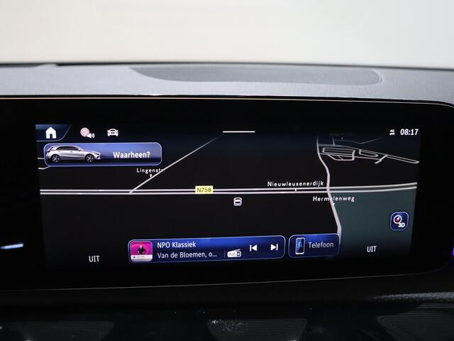 Mercedes-Benz A-KLASSE 180 Business Solution AMG | AMG Line Plus | Nightpakket | Panoramadak | HUD | Stoelverwarming | 360° Camera | Dodehoekassistent |