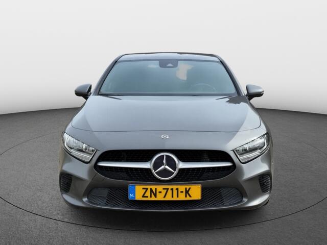Mercedes-Benz A-KLASSE 160 Business Solution | Carplay | Privacy glass | Sport interieu