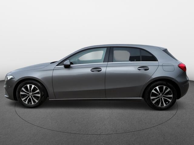 Mercedes-Benz A-KLASSE 160 Business Solution | Carplay | Privacy glass | Sport interieu