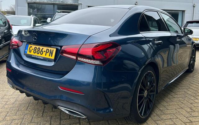 Mercedes-Benz A-KLASSE 180 d Launch Edition Premium Plus | BOMVOL | NL AUTO | AMG Pakket | Night Pakket | Sfeerverlichting | Burmester | PANO | Memory | 360 Camera | Elektrische Stoelen Met Stoelverwarming | DAB+ | 2 Sleutels |