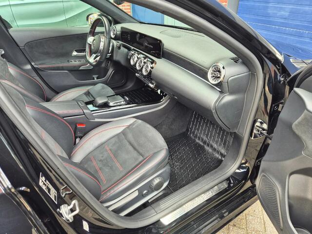 Mercedes-Benz A-KLASSE 180 Autom,Pano dak.