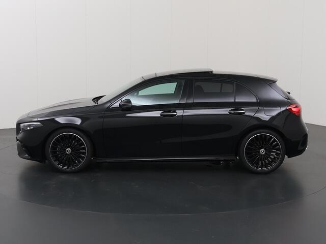 Mercedes-Benz A-KLASSE 180 Business Solution AMG | Panoramaschuifdak | Premium Plus | Nightpakket | 19"Multispaak AMG velgen | Stoelverwarming | 360° camera | Head-up display |