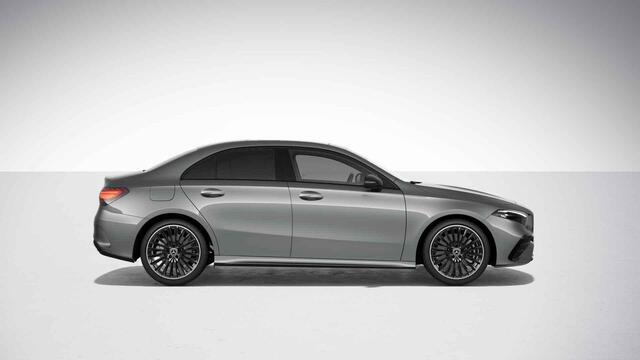 Mercedes-Benz A-KLASSE 250 e AMG Line | Night | Multispaaks velgen | Panoramadak | Stoelverwarming | Widescreen | Sfeerverlichting | Achteruitrijcamera |