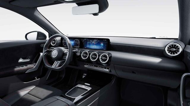 Mercedes-Benz A-KLASSE 250 e AMG Line | Night | Multispaaks velgen | Panoramadak | Stoelverwarming | Widescreen | Sfeerverlichting | Achteruitrijcamera |