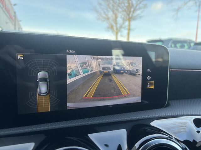 Mercedes-Benz A-KLASSE 160 Business Solution AMG Pakket Mountain Gray Metallic! | Stoelverwarming | Apple Carplay | Lane Assist