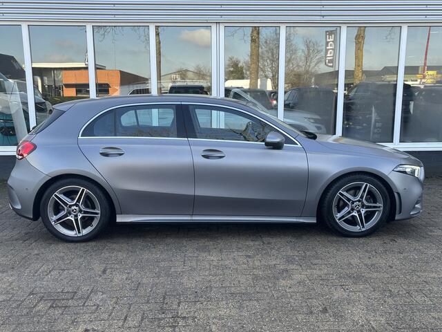 Mercedes-Benz A-KLASSE 160 Business Solution AMG Pakket Mountain Gray Metallic! | Stoelverwarming | Apple Carplay | Lane Assist