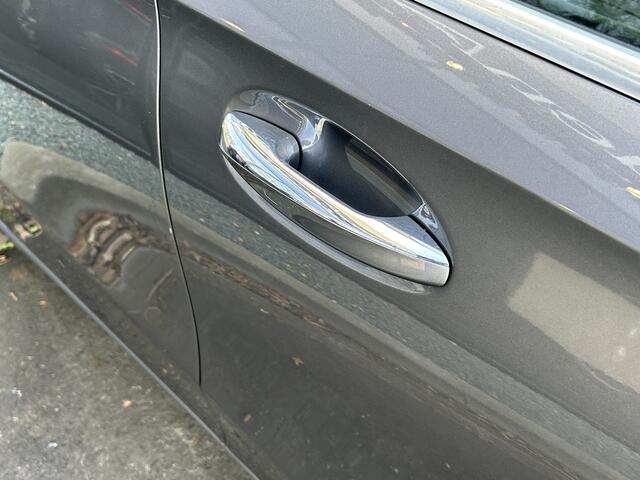 Mercedes-Benz A-KLASSE 200 Luxury 164pk // Panoramadak // Carplay // Sfeerverlichting // MultiBeam LED // Keyless Entry // Camera // Advanced Audio