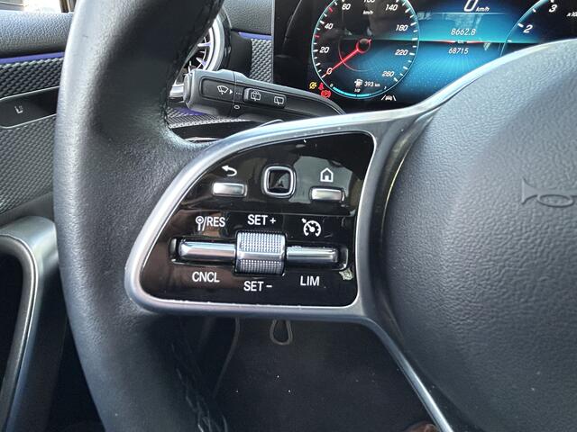 Mercedes-Benz A-KLASSE 200 Luxury 164pk // Panoramadak // Carplay // Sfeerverlichting // MultiBeam LED // Keyless Entry // Camera // Advanced Audio