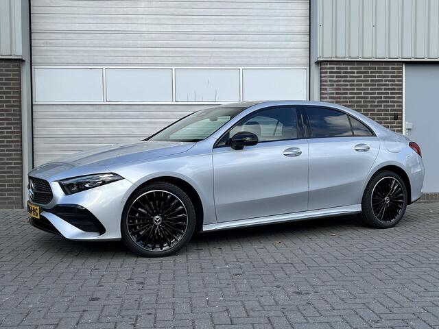 Mercedes-Benz A-KLASSE Limousine 250 e AMG Line | Night Pakket | Panoramadak | Premium Pakket | Multibeam LED Koplampen | Dodehoekassistent | Advanced Sound System | Apple CarPlay | Android Auto | Sfeerverlichting | Stoelverwarming | Achteruitrijcamera