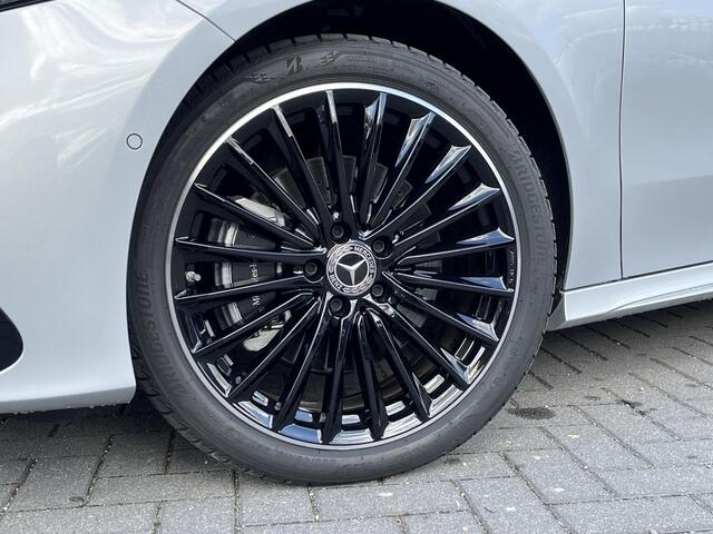 Mercedes-Benz A-KLASSE Limousine 250 e AMG Line | Night Pakket | Panoramadak | Premium Pakket | Multibeam LED Koplampen | Dodehoekassistent | Advanced Sound System | Apple CarPlay | Android Auto | Sfeerverlichting | Stoelverwarming | Achteruitrijcamera