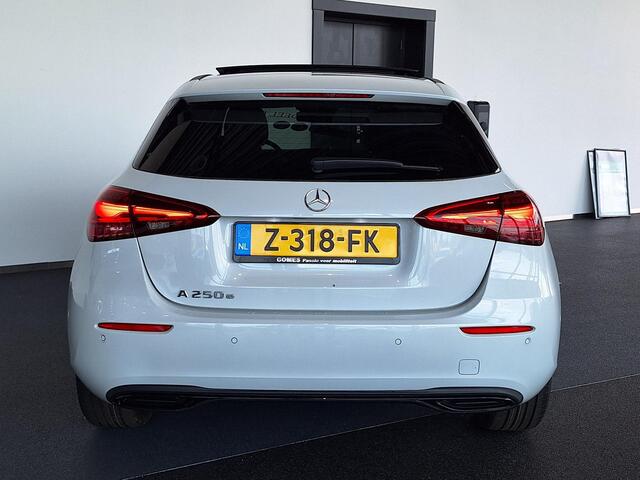 Mercedes-Benz A-KLASSE 250 e | Panoramadak