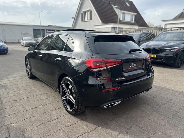 Mercedes-Benz A-KLASSE 250 e Luxury Line Pano|Sfeer|Matrix|Nightpakket