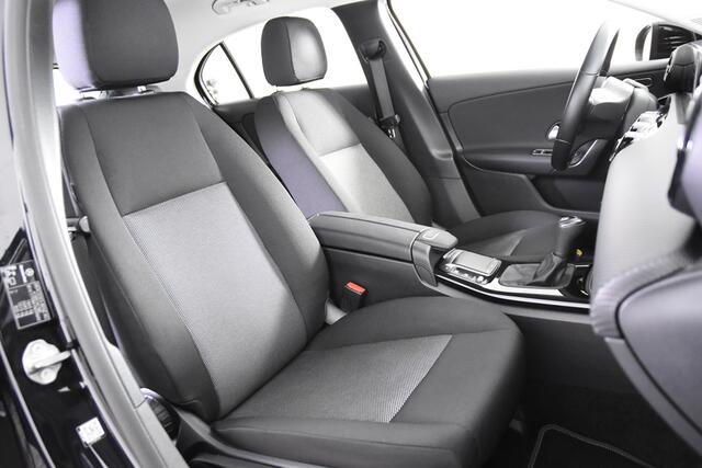 Mercedes-Benz A-KLASSE 180 Business Solution *1ste Eigenaar*Widescreen*Stoelverwarming*Navigatie*