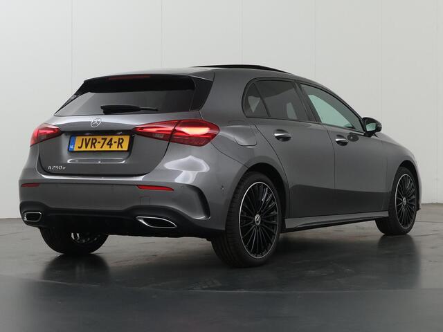 Mercedes-Benz A-KLASSE 250e Business Solution AMG | Panoramaschuifdak | Stoelverwarming | Achteruitrijcamera | MULTIBEAM LED | Nightpakket |