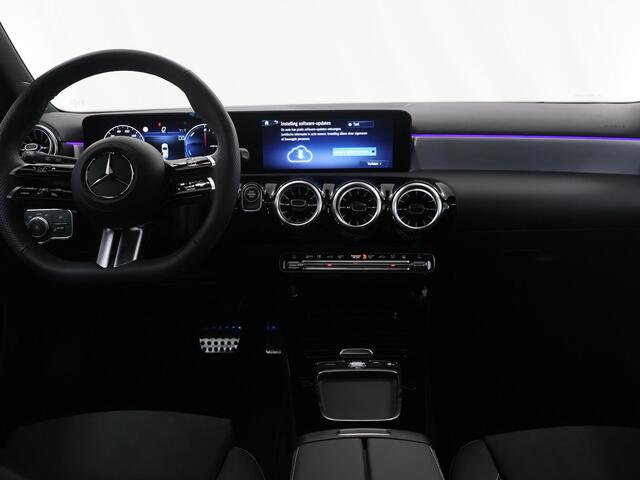 Mercedes-Benz A-KLASSE 250e Business Solution AMG | Panoramaschuifdak | AMG Line Plus | Night | Winterpakket | Trekhaak