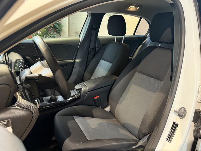 Mercedes-Benz A-KLASSE 200 Advantage Widescreen Navigatie Airco Stoelverwarming