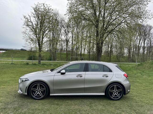 Mercedes-Benz A-KLASSE 180 Bus. Solution AMG | ORG. NL | DEALER OND. | STOELVERWARMING | SFEERVERLICHTING | SPORTIEF |